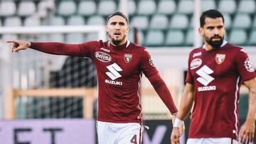 Lyanco, a la izquierda, con el Torino.