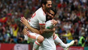 Soccer Football - World Cup - Group B - Iran vs Spain - Kazan Arena, Kazan, Russia - June 20, 2018 Spain's Diego Costa celebrates scoring their first goal with Isco REUTERS/Sergio Perez TPX IMAGES OF THE DAY