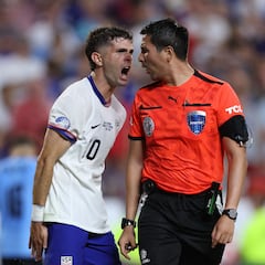 Why did the referee not shake Christian Pulisic’s hand after USMNT defeat to Uruguay?