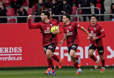Tras el doblete de su debut, Javi Hernández volvió a ver puerta, esta vez contra el Andorra. Un tanto en el que su control orientado, con pierna izquierda, le permitió gozar de un mano a mano perfectamente definido, con pierna derecha.