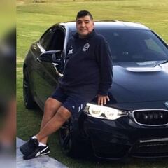Subastan automóviles, casas y bienes de Maradona