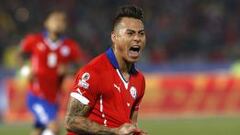 Vargas celebra su primer gol sobre Perú.