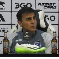 Una llamada interrumpe la conferencia y Quinteros reacciona así: ¿Mario Salas?