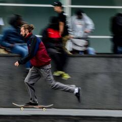 El Ayuntamiento de Barcelona prohibe patinar de noche en el MACBA