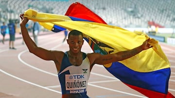 Fotografía de archivo del ecuatoriano Alex Quiñonez celeebrando tras ganar la medalla de bronce en 200 metros lisos del Mundial de Atletismo IAAF Doha, el 1 de octubre de 2019 en Doha (Catar). Las expectativas están puestas en deportistas como la pesista Neisi Dajomes, de 23 años y primera en el escalafón mundial de su categoría de 76 kilogramos; la marchista Glenda Morejón, de sólo 21 años; y el velocista Alex Quiñónez, que competirá en 200 metros lisos y, a sus 31 años, pasa por un gran momento.