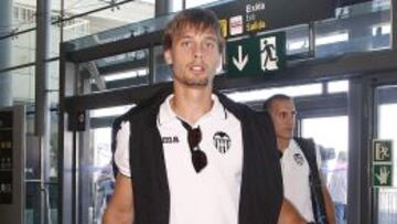 Canales, en el aeropuerto.