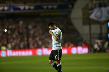 Soccer Football - 2018 World Cup Qualifications - South America - Argentina v Peru - La Bombonera stadium, Buenos Aires, Argentina - October 5, 2017.  Lionel Messi of Argentina reacts. 