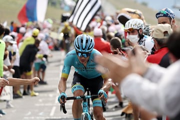 Miguel Ángel López, colombiano del Astana, ganó la etapa reina del Tour en su primera participación en la carrera francesa. Rigoberto Urán perdió tiempo y es sexto de la general. Roglic sigue líder. 