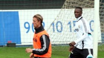 <b>REAL MADRID </b>Guti y Diarrá en un entrenamiento.