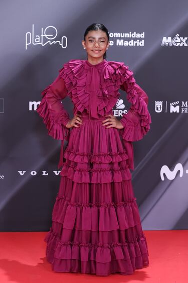 Frida Sofía Cruz posa en la alfombra roja. 