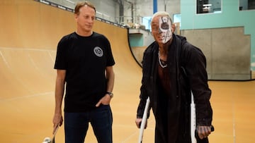 Tony Hawk y Darby Allin en el Vert del skater