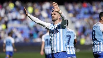 Sadiku, que ha marcado los dos goles del M&aacute;laga en estos tres partidos, celebra un gol en La Rosaleda.