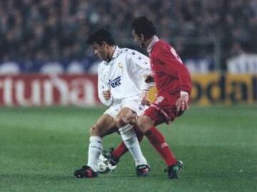 Temporada 94/95. Un Sevilla-Real Madrid el 3 de septiembre de 1994 abrió la Liga con un joven Luis Enrique.