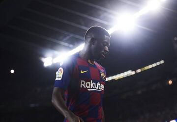 BARCELONA, SPAIN - OCTOBER 06: Ousmane Dembele of FC Barcelona looks on during the Liga match between FC Barcelona and Sevilla FC at Camp Nou on October 06, 2019 in Barcelona, Spain. (Photo by Aitor Alcalde/Getty Images)