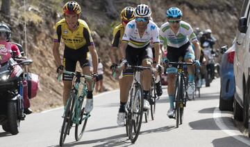 Sepp Kuss, Alejandro Valverde y Miguel ángel López.