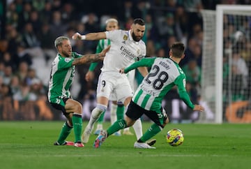 GREEN AND WHITE WALL: Betis defended well in a thrilling game against Real Madrid than ended 0-0.