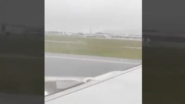 Impactante aterrizaje de un avión Latam en Brasil: derrapa, destruye la pista y terror de los pasajeros