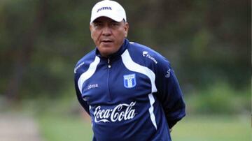 El entrenador catracho fungió como entrenador interino durante el 2018. Su debut fue contra Corea del Sur y terminó perdiendo 2-0.