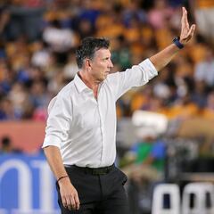 Siboldi arremete contra el arbitraje: “Las jugadas dudosas son siempre para el rival”