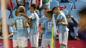 Los jugadores del Celta celebran en grupo el tanto marcado por Maxi G&oacute;mez contra el Getafe. 