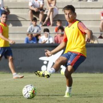 TALENTO. El joven Fran Villalba, de 17 años, en un entrenamiento.