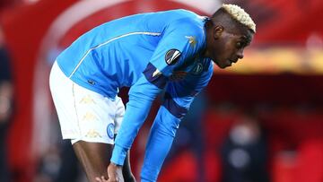 Osimhen mejora tras su trauma en la cabeza pero no estará ante el Granada