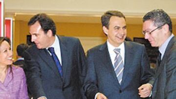 ARMONÍA. Jiménez, Mayoral, Zapatero y Gallardón, ayer en Moncloa.