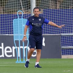 Calleja: “Tenemos fundamentos y jugadores para desarrollar un fútbol más vistoso”