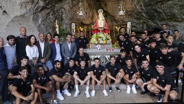 21-08-2023 NOTICIAS SPORTING DE GIJON
COVADONGA EL EQUIPO POSANDO CON LA SANTINA