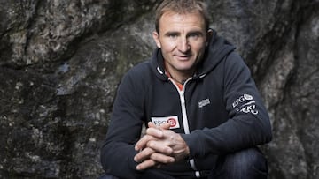 Muere Ueli Steck en el Himalaya