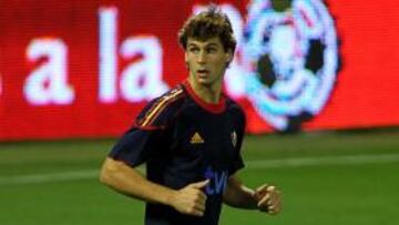 Para la afición, sólo Villa está por delante de Llorente