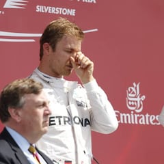 Hamilton sobre los abucheos a Rosberg: "Somos mejor que eso"