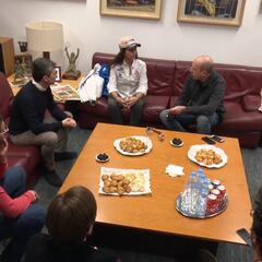 Cristina Gutiérrez visita AS tras su experiencia en el Dakar