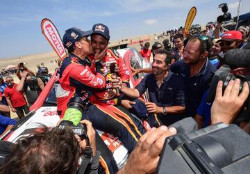 Nasser Al-Attiyah de Qatar, campeón del Dakar 2019 en coches.