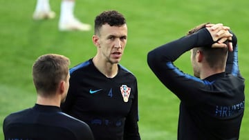 Moscow (Russian Federation), 09/07/2018.- Ivan Perisic (C) of Croatia and his teammates attend their training session in Moscow, Russia, 09 July 2018. Croatia will face England in their FIFA World Cup 2018 semi final soccer match on 11 July 2018 in Moscow. (Croacia, Mundial de F&uacute;tbol, Mosc&uacute;, Inglaterra, Rusia) EFE/EPA/ABEDIN TAHERKENAREH