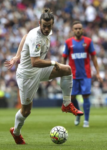 Bale's left calf flared up again against Levante. He missed four games.