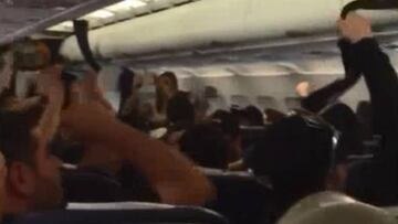 Aficionados viajan entre cánticos y bufandas rumbo a la ciudad que albergará la final entre Real Madrid y Juventus.