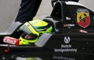 Estreno del alemán Mick Schumacher en la F-4.