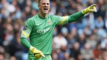 Hart reparte instrucciones en el triunfo contra West Ham United.