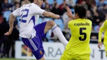 <b>PROTAGONISTAS. </b>Pulido y Capdevila fueron protagonistas en muchos lances del partido. Al fondo, Cani, que regresó a La Romareda.