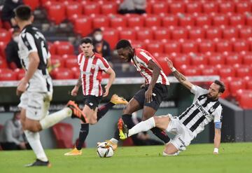 Iñaki Williams y José Luis Morales.