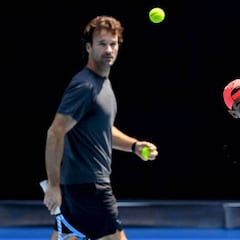 Carlos Moyá: "Nadal era reacio a cambiar su juego"