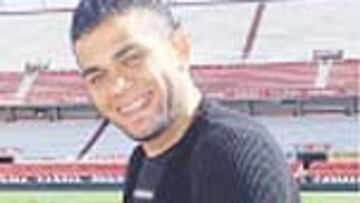 <b>CASI HECHO. </b>Daniel Alves abandonará en pocos días la disciplina del Sevilla para fichar por el Liverpool de Rafa Benítez.