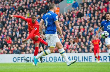 Liverpool - Everton Premier League: As it happened, match report