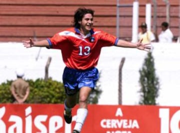 12 de octubre de 1977: nace el ex futbolista chileno Manuel Neira.