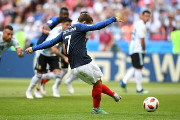 Antoine Griezmann marca el 1-0 de penalti.