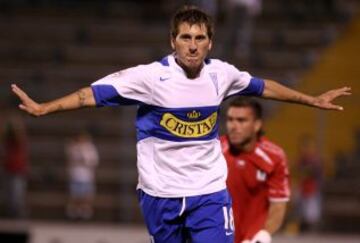 En 2008 Darío Botinelli defendió por primera vez a la UC. En 2010 retornó por un semestre y a inicios de 2014 volvió a vestir la franja.