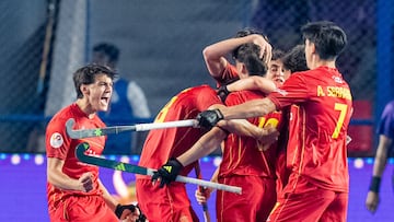 La Selección de hockey hierba júnior celebra el pase a la final del Mundial.
