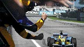 <b>ESTRELLA PRECOZ.</B> Alonso ha seducido al público en sólo dos carreras.