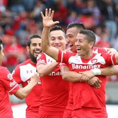 El golazo de Esquivel apaga la rebelión de los Gallos